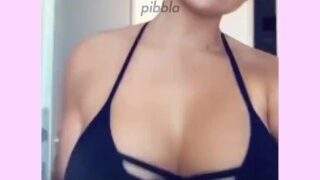 Shirin David Porno twerkt öffentlich und wird dabei erwischt feucht zu werden
